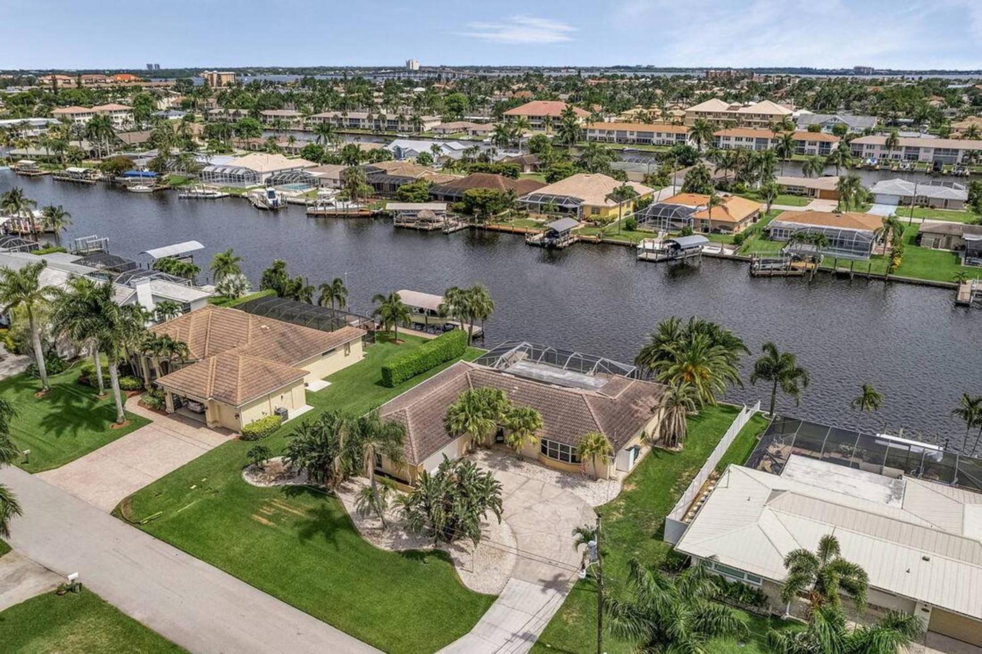 Villa Catalina Isles - Holidays In Paradise Cape Coral Kültér fotó